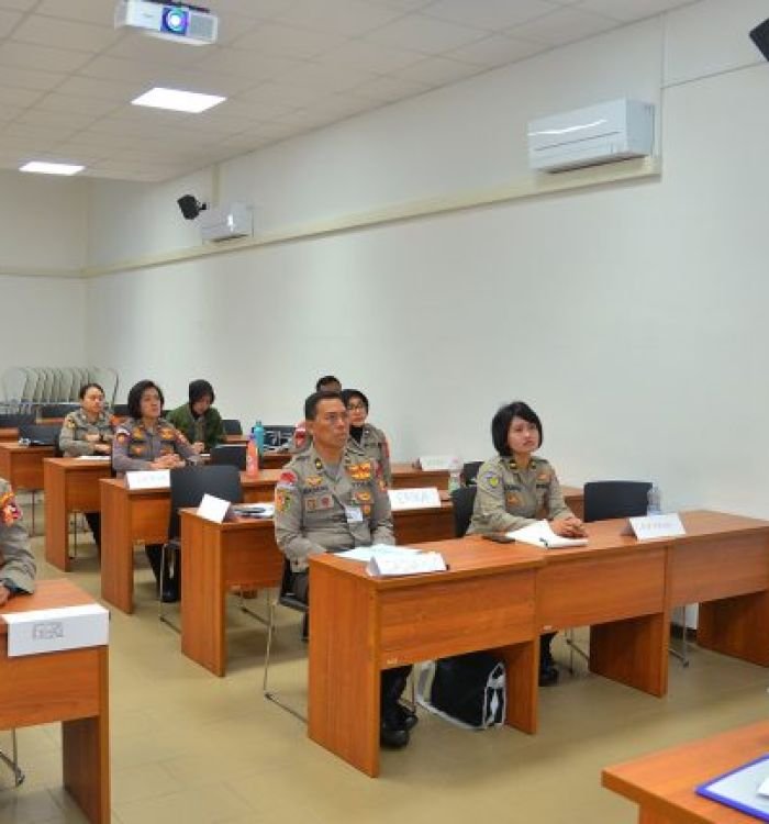 14-personel-Polri-jalani-latihan-768x432-1.jpg