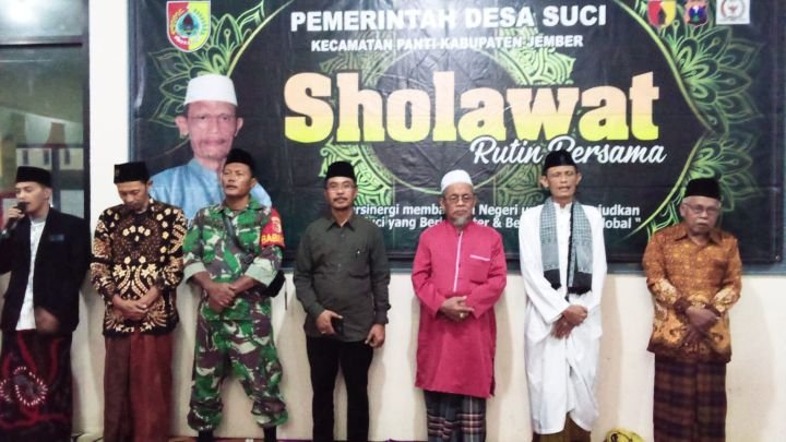 1694106633-sholawat-bersama-di-desa-suci-kecamatan-panti.jpeg