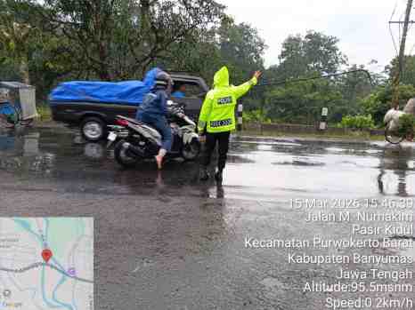 Polresta Banyumas Siagakan Personel Atur Lalu Lintas Di Simpang Monumen Pangsar Sudirman