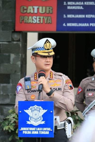 90900b24-d56d-44b6-8c0f-90b4a15c88c5-768x1152-1.jpg