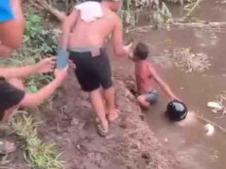 Aurel Jeni Prabela Korban Kecelakaan Jembatan Kalipelus Ditemukan Meninggal Di Desa Kedondong Sokaraja