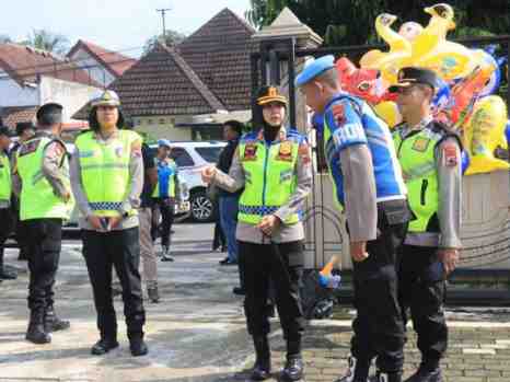 Kapolres Purbalingga Pantau Pengamanan Ibadah Di Gereja