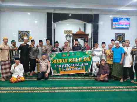 Kapolsek Tualang Subuh Keliling di Masjid Ar Rahmat, Ajak Warga Jaga Kamtibmas dan Jauhi Narkoba