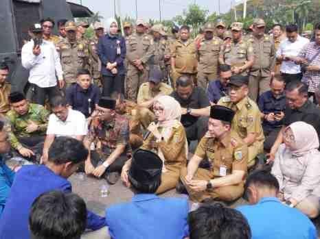 Wagub Jihan Temui Massa Aksi Mahasiswa, Pemprov Lampung Kawal Aspirasi ke Pemerintah Pusat