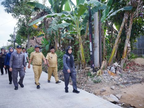 Wali Kota Bandar Lampung, Hj. Eva Dwiana Tinjau Langsung Hasil Perbaikan Jalan Wala Kuba di Way Laga