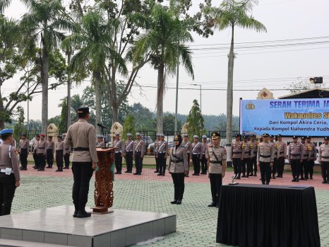 Dipimpin Langsung Kapolres AKBP Sepuh, Polres Siak Gelar Upacara Serah Terima Jabatan Wakapolres