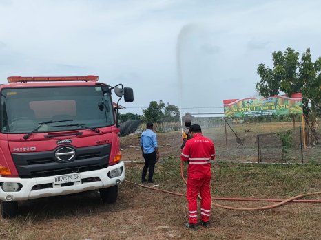 Jaga Ketahanan Pangan, Polisi dan Damkar Pastikan Kecukupan Air Tanaman Jagung