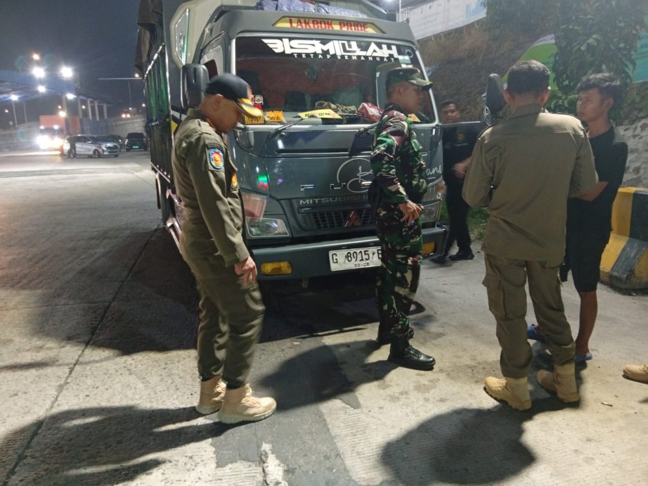 Jaga Pasokan Pangan, Satpol PP Provinsi Lampung dan Satgas TNI Pantau Pengiriman Gabah di Bakauheni