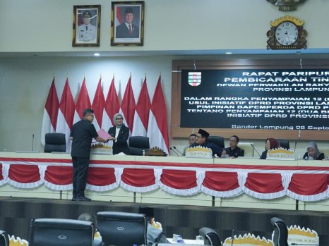 Pemprov Lampung Ajukan Dua Raperda, Tarif RS dan Penguatan Inovasi
