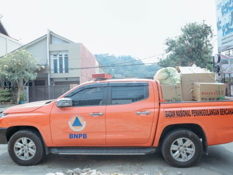 Pemprov Lampung Salurkan Bantuan Logistik dan Peralatan Pemadaman Karhutla