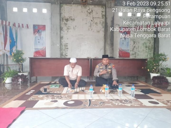 Jumat-Curhat-Kapolsek-Labuapi-Warga-Keluhkan-Maraknya-Isu-Hoax-di-Media-Sosial-4-768x576-1.jpeg