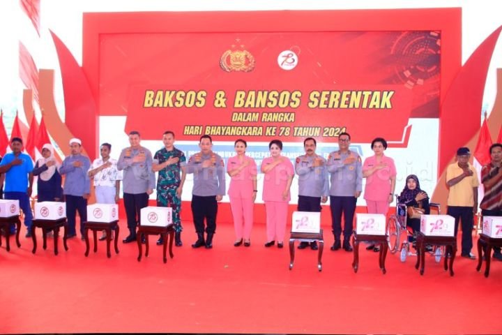 KAPOLRI-PELEPASAN-BANSOS-768x512-1.jpg