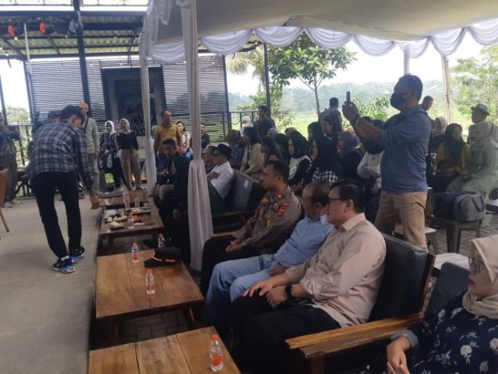 KAPOLSEK-CANGKUANG-DAMPINGI-BUPATI-1-768x576-1.jpeg