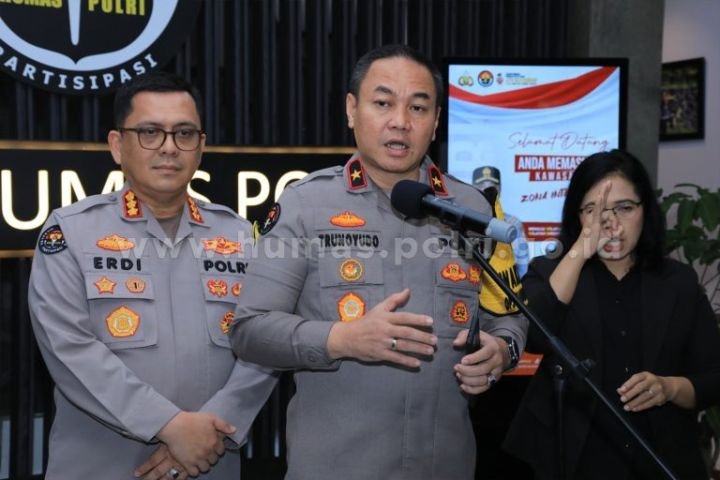 KAROPENMAS-DIVISI-HUMAS-POLRI-768x512-1.jpg