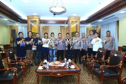 Kapolri-Terima-Kunjungan-Slank-768x512-1.jpg