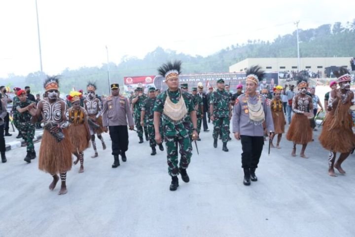 Kapolri-dan-Panglima-TNI-2-768x512-1.jpg