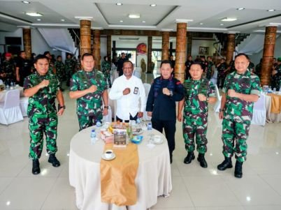 Kapolri-dan-Panglima-TNI-Ramah-Tamah-768x575-1.jpg