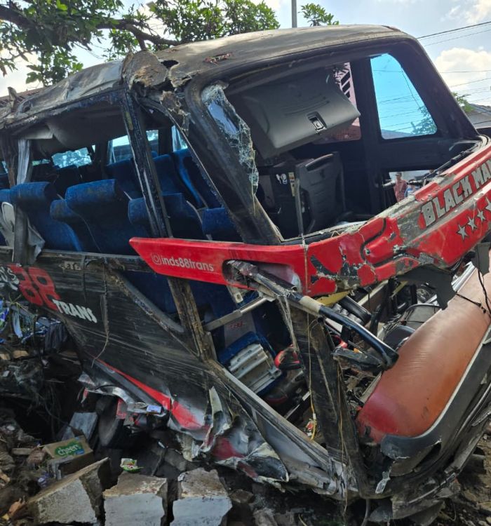 Kecelakaan-Bus-Probolinggo_699722.jpg