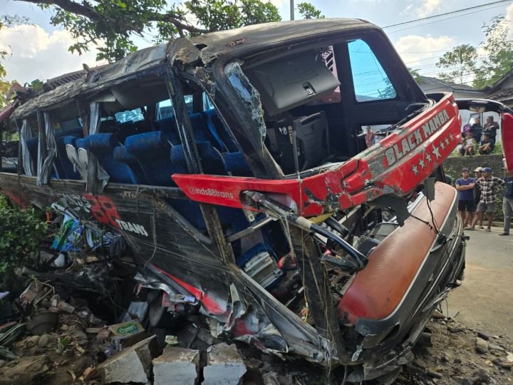 Kecelakaan-Bus-Probolinggo_699722.jpg