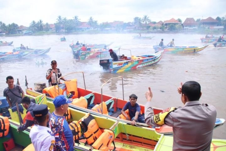 Kegiatan-wisata-air-Cakat-Stempel-6-768x512-1.jpeg