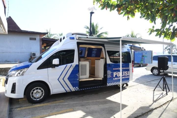 Komando-Mobile-768x512-1.jpg