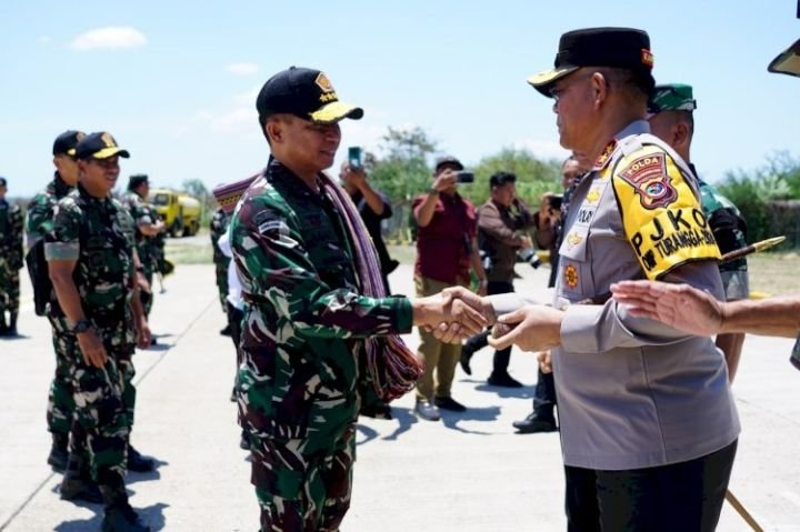 PANGLIMA-TNI-DAN-KAPOLDA-NTT.jpg