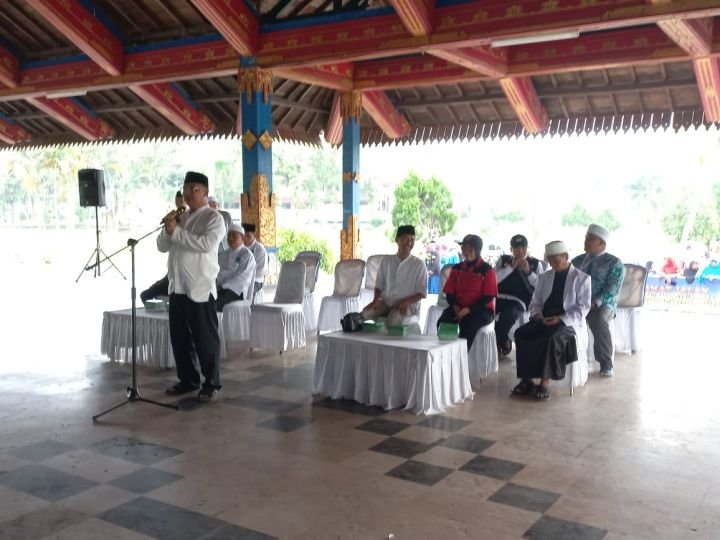 Pelepasan-Calon-Jamaah-Haji-Kloter-05-di-Lombok-Barat-4.jpeg