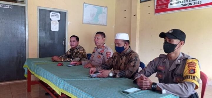 curhat-r-768x354-1.jpg