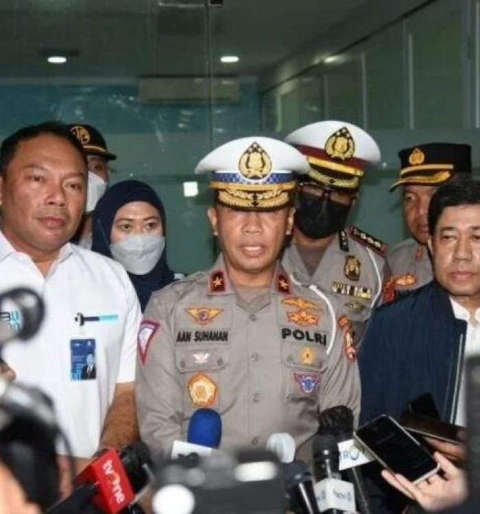 dirgakkum_korlantas_polri_brigjen_pol_aan_suhanan_beri_keterangan_840x576-768x503-1.jpg