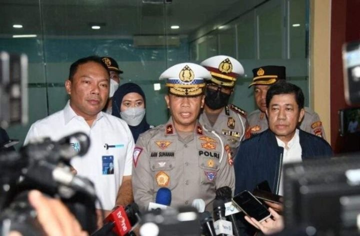 dirgakkum_korlantas_polri_brigjen_pol_aan_suhanan_beri_keterangan_840x576-768x503-1.jpg