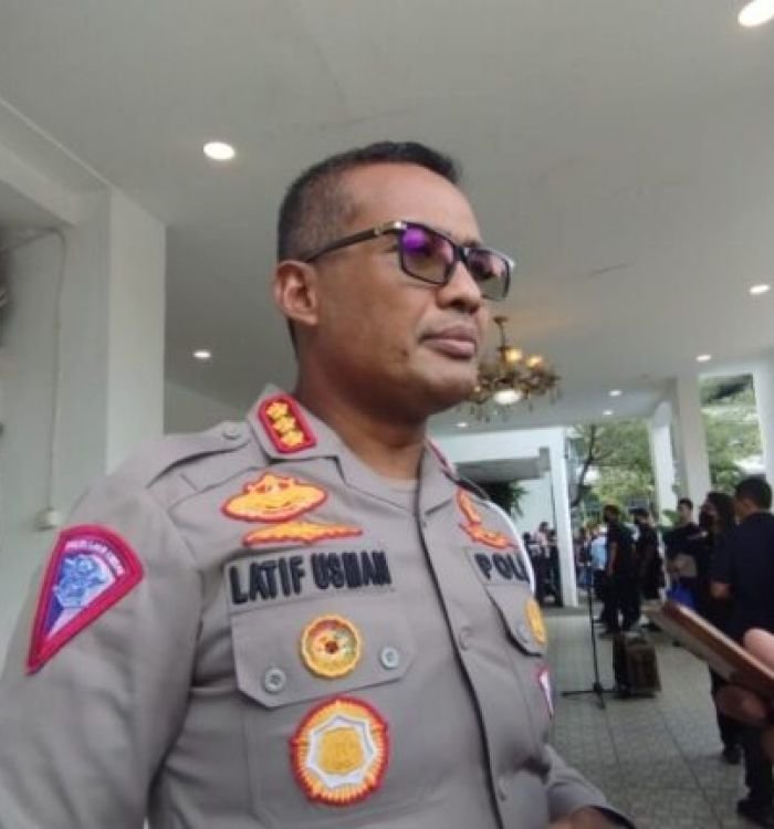 dirlantas_polda_metro_jaya_kombes_pol_latif_usman_840x576-768x432-1.jpeg