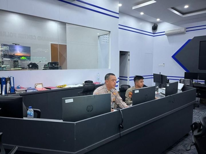 hotline-110-meledak-polres-tulang-bawang-siaga-24-jam-tanpa-henti.jpg