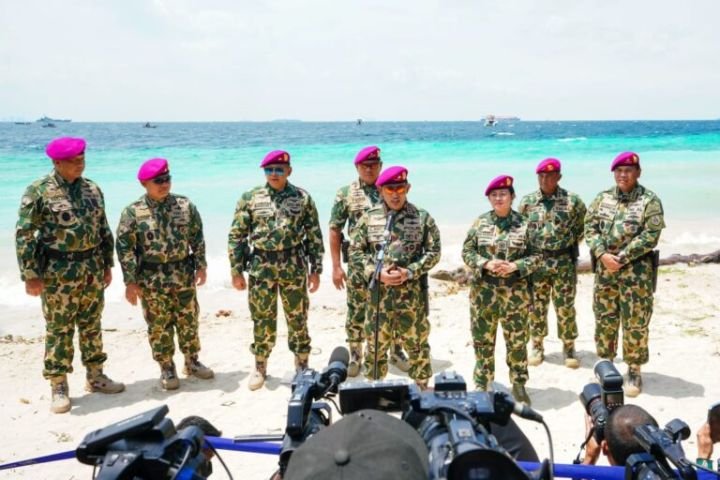 kapolri-768x512-1.jpeg
