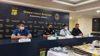 kasubbid_penmas_polda_metro_jaya_kompol_m_hari_agung_julianto_840x576-768x432-1.jpeg