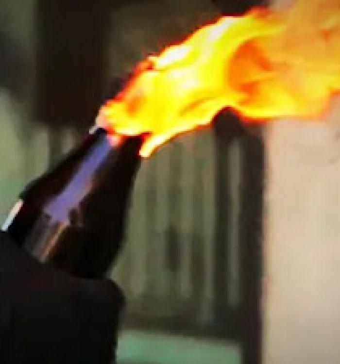 molotov-iluts130515c.jpg