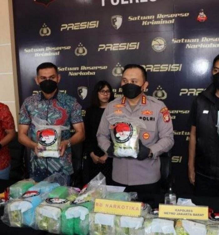 pengungkapan_kasus_narkoba_polres_jakbar_840x576-768x512-1.jpeg