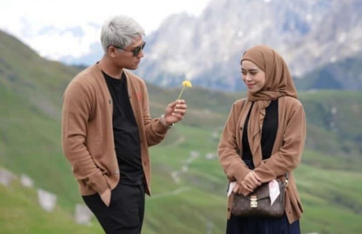 rizky_billar_dan_lesti_kejora_840x576-768x497-1.jpeg