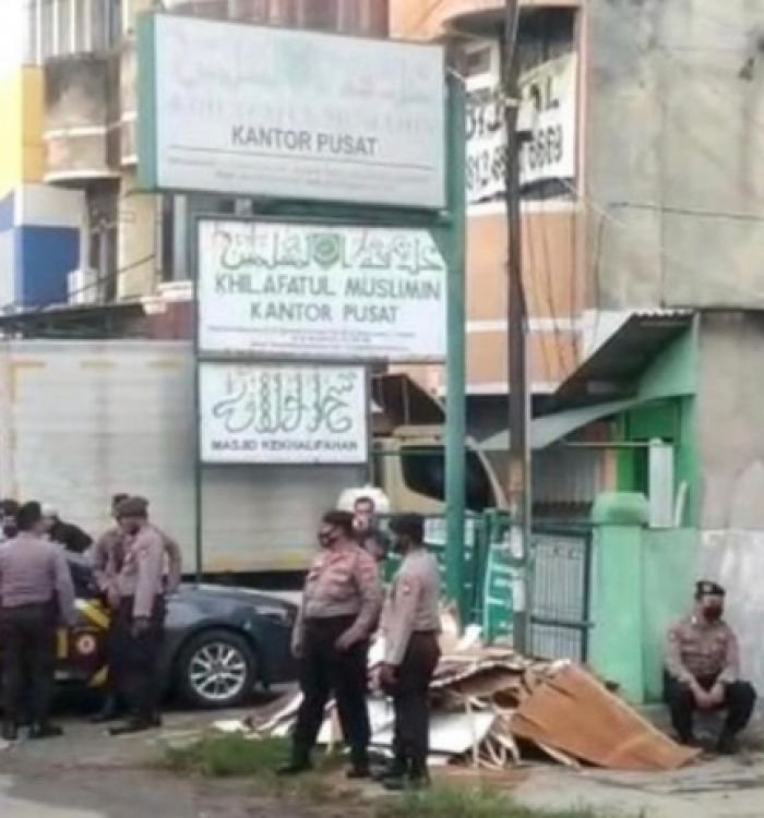 suasana_di_kantor_pusat_khilafatul_muslimin_di_lampung_foto_pm_840x576.jpg